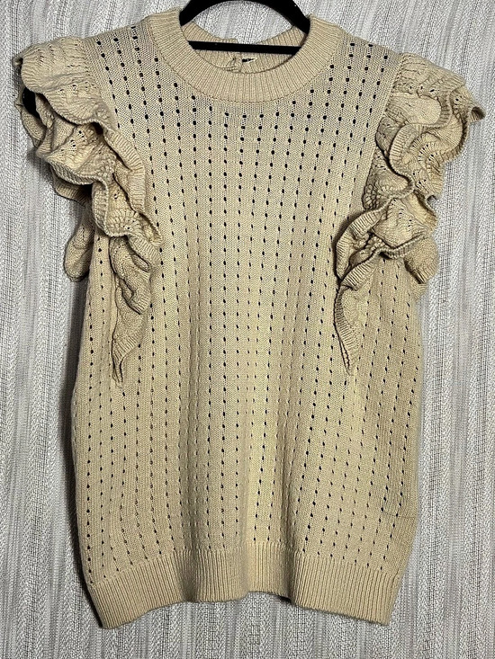 Who What Wear Sweaters - Who What Wear Ruffle Sleeve Knit Sweater Size Large Like New